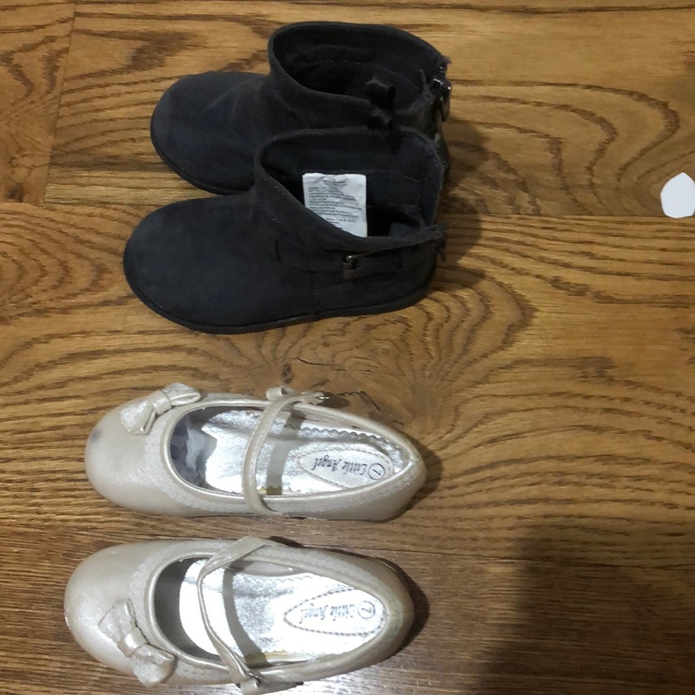 Little girls shoes size 7
